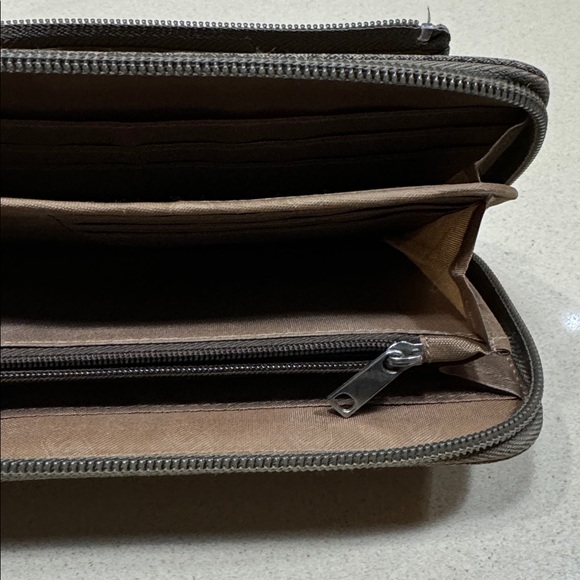 Lug Wallet - Picture 4 of 8